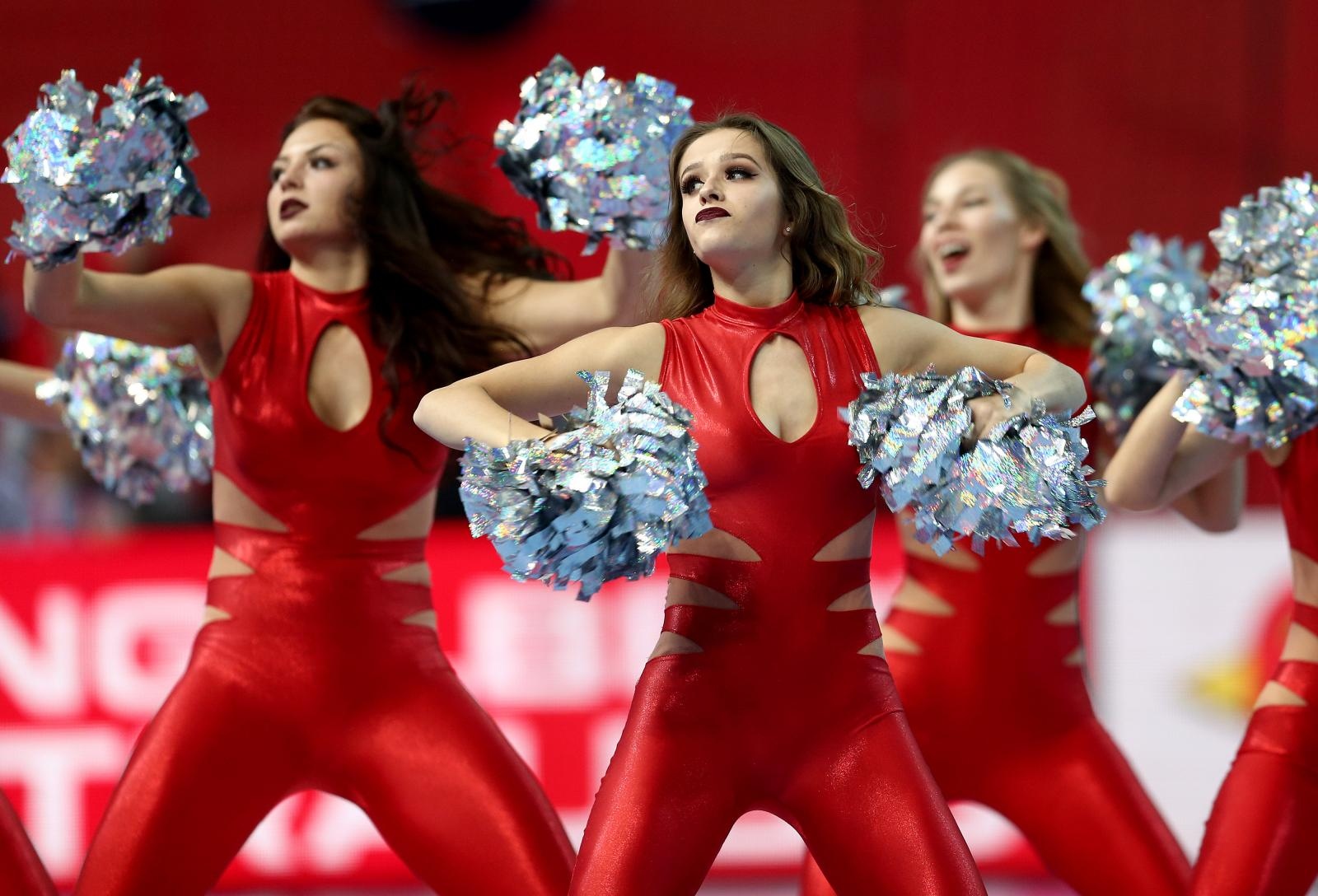 Plesačice zabavljale gledatelje na utakmici Norveške i Bjelorusije Plesačice zabavljale gledatelje na utakmici Norveške i Bjelorusije