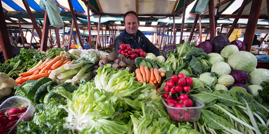 Đir po pijaci, 17. travnja 2012. (foto:Saša Čuka)