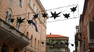 Započelo blagdansko ukrašavanje Poluotoka Započelo blagdansko ukrašavanje Poluotoka