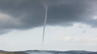 Dramatične fotografije nastale u trenutku kada je pijavica ‘poharala’ Orebić Dramatične fotografije nastale u trenutku kada je pijavica ‘poharala’ Orebić