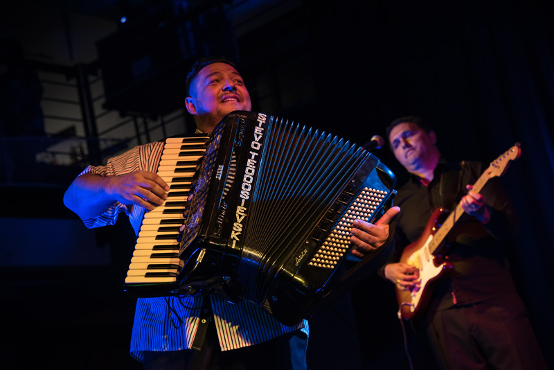 Esma Redžepova, prateći bend Folk Masters i gost Ibus Ibraimovski @ Arsenal Zadar Esma Redžepova, prateći bend Folk Masters i gost Ibus Ibraimovski @ Arsenal Zadar