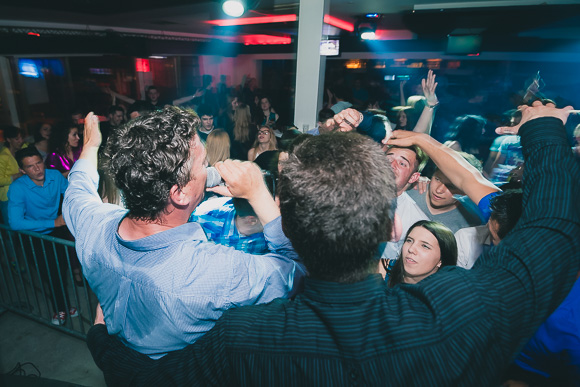 Zadarska večer s Ivicom Sikirićem Ićom u Hitch baru, 8.5.2015. (Foto: Ivan Toman) Zadarska večer s Ivicom Sikirićem Ićom u Hitch baru, 8.5.2015. (Foto: Ivan Toman)