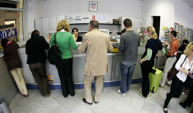 Loto groznica – Igor Sambolec / CROPIX