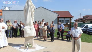 Bibinjci gradišćanskim Hrvatima darovali 1.82 metara visok kip sv. Roka Bibinjci gradišćanskim Hrvatima darovali 1.82 metara visok kip sv. Roka