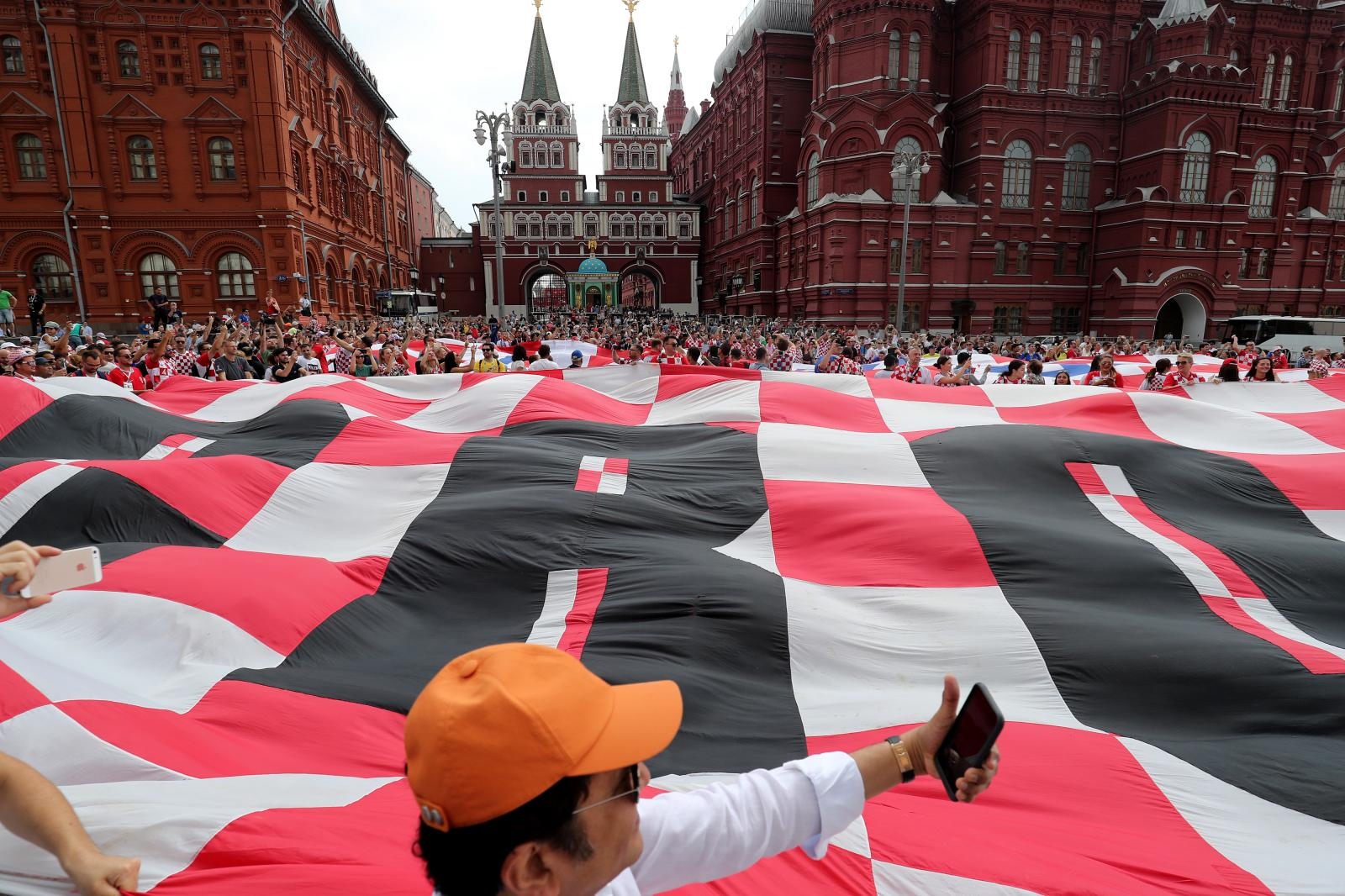 Hrvatski navijači okupirali centar Moskve!