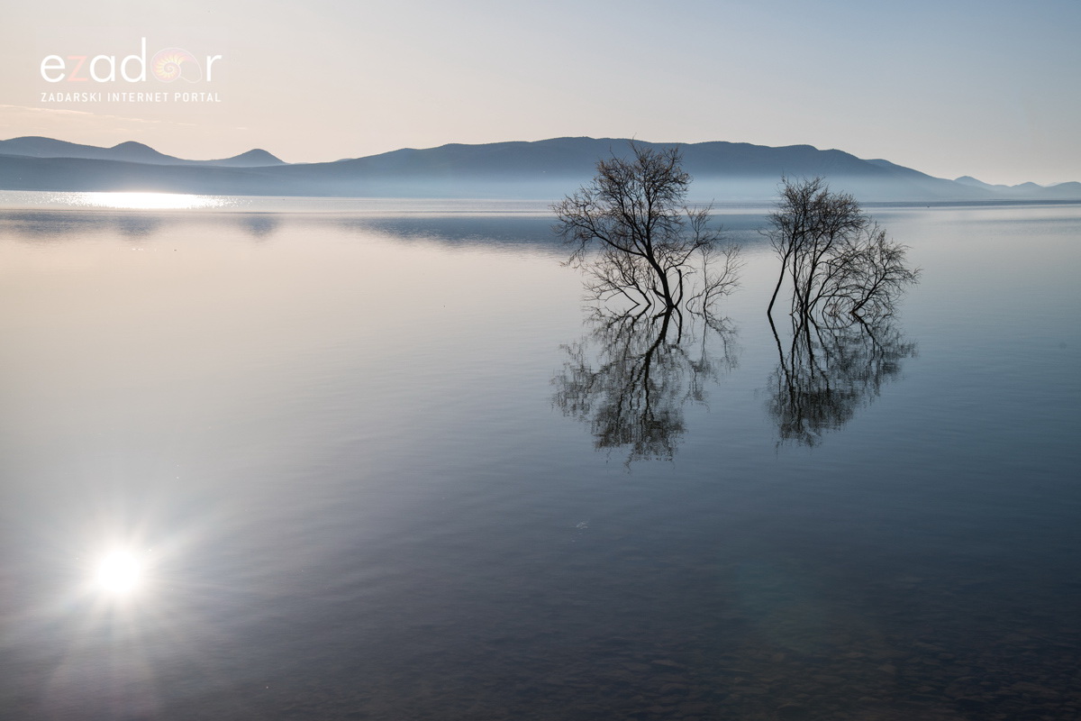 Nedjeljno svitanje na Vranskom jezeru Nedjeljno svitanje na Vranskom jezeru
