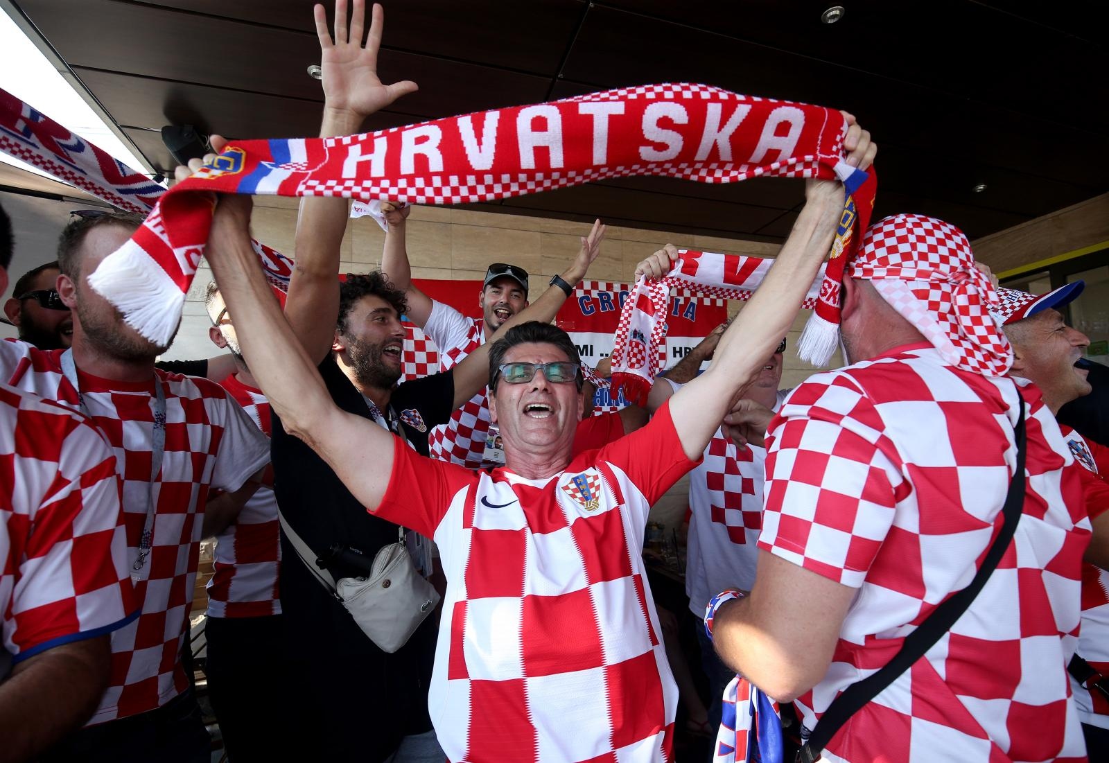 Veseli hrvatski navijači u Rostovu na Donu