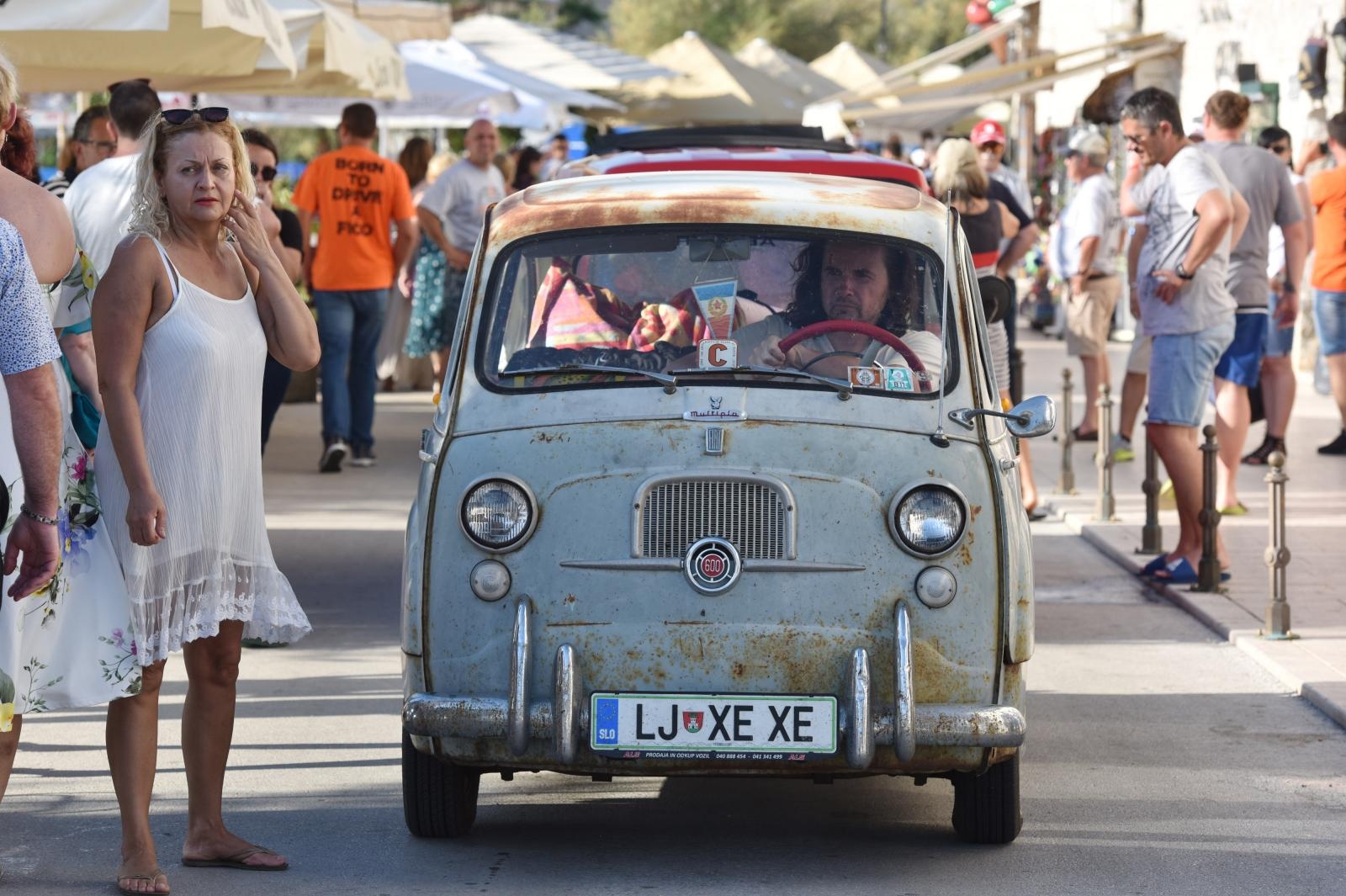Primošten: Defile sudionika 2. Međunarodnog Fićo skupa Šibenik 2018. Primošten: Defile sudionika 2. Međunarodnog Fićo skupa Šibenik 2018.