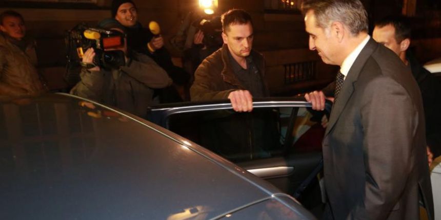 Policija je uz prisustvo uhicenog predsjednika Hrvatske gospodarske komore Nadana Vidosevica, osumnjicenog da je u aferi Remorker zloupotrijebio polozaj i ovlasti te, uz pomoc suradnika, iz HGK izvukao 32 milijuna kuna, pretresla prostorije HGK. Photo: Da Policija je uz prisustvo uhicenog predsjednika Hrvatske gospodarske komore Nadana Vidosevica, osumnjicenog da je u aferi Remorker zloupotrijebio polozaj i ovlasti te, uz pomoc suradnika, iz HGK izvukao 32 milijuna kuna, pretresla prostorije HGK. Photo: Da