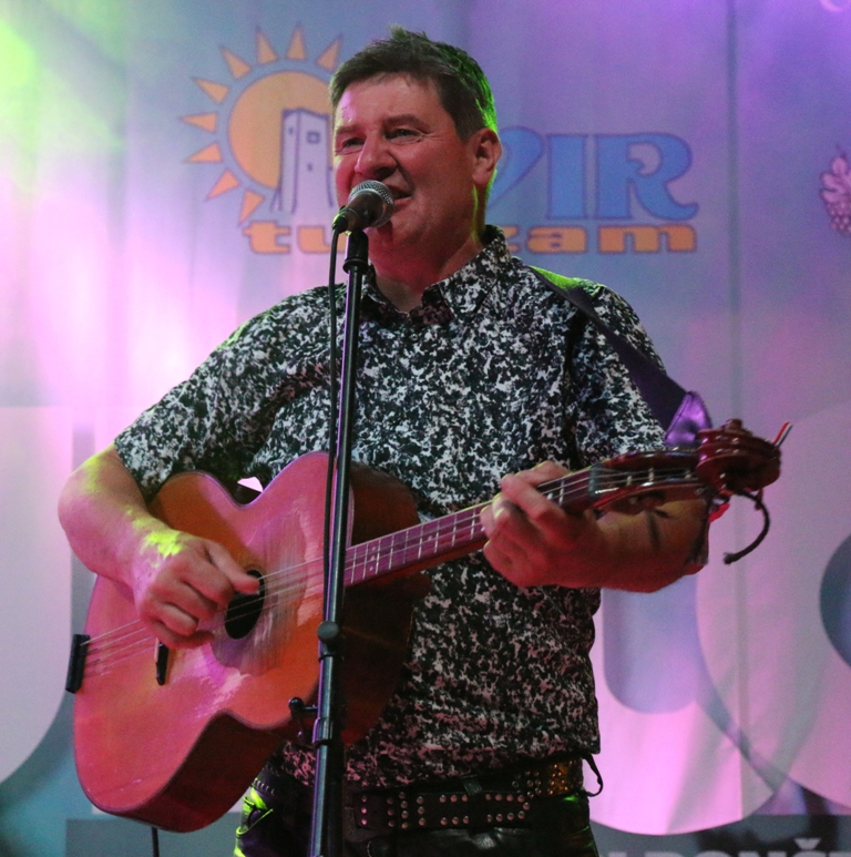 Virsko ljeto 2017: Gazde raspjevale i rasplesale Vir Virsko ljeto 2017: Gazde raspjevale i rasplesale Vir