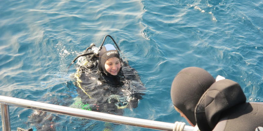 U nedjelju je organiziran edukativni zaron kojim se ronioci volonteri vode na upoznavanje s ljepotama jadranskog podmorja, uz mentore ronilačkog kluba “Sv. Roko” iz Bibinja U nedjelju je organiziran edukativni zaron kojim se ronioci volonteri vode na upoznavanje s ljepotama jadranskog podmorja, uz mentore ronilačkog kluba “Sv. Roko” iz Bibinja