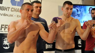 Zadar, 090513.
Sluzbeno vaganje sudionika za borilacki spektakl FFC 04 koji se sutra odrzava u dvorani na Visnjiku.
Foto: Luka Gerlanc / CROPIX Zadar, 090513.
Sluzbeno vaganje sudionika za borilacki spektakl FFC 04 koji se sutra odrzava u dvorani na Visnjiku.
Foto: Luka Gerlanc / CROPIX