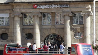 Tarik Filipović, Mila Horvat i Renata Sopek na predstavljanju trofeja Lige prvaka Tarik Filipović, Mila Horvat i Renata Sopek na predstavljanju trofeja Lige prvaka