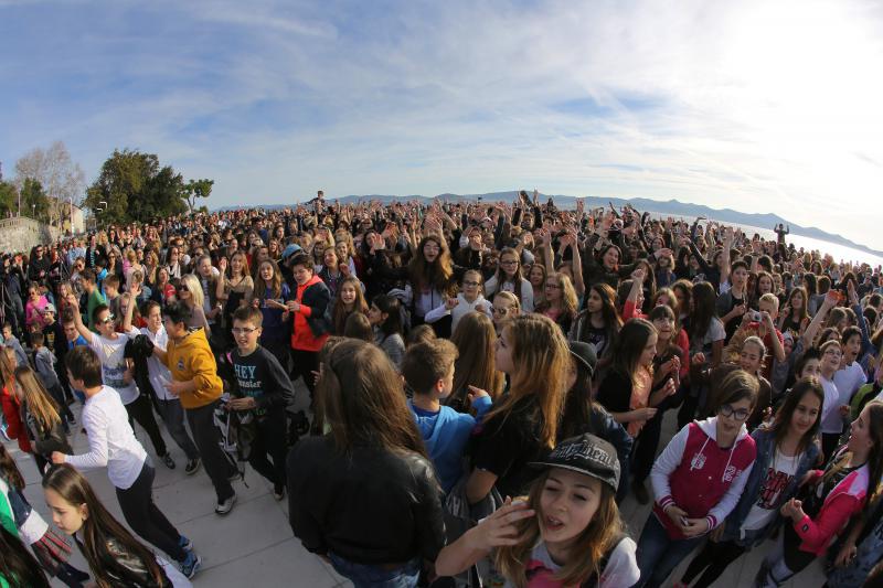 Pozdrav suncu: Snimanje spota uz “Happy” Pharrella Williamsa, Foto: Filip Brala/PIXSELL Pozdrav suncu: Snimanje spota uz “Happy” Pharrella Williamsa, Foto: Filip Brala/PIXSELL