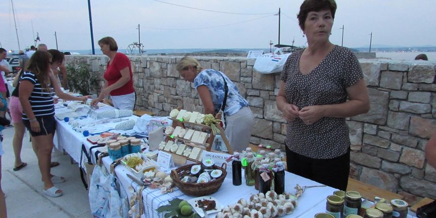 Sajam otočnih proizvoda: Okusi i mirisi Mediterana Sajam otočnih proizvoda: Okusi i mirisi Mediterana