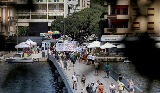 Zadarski vatrogasci prosvjedovali zbog niskih plaća