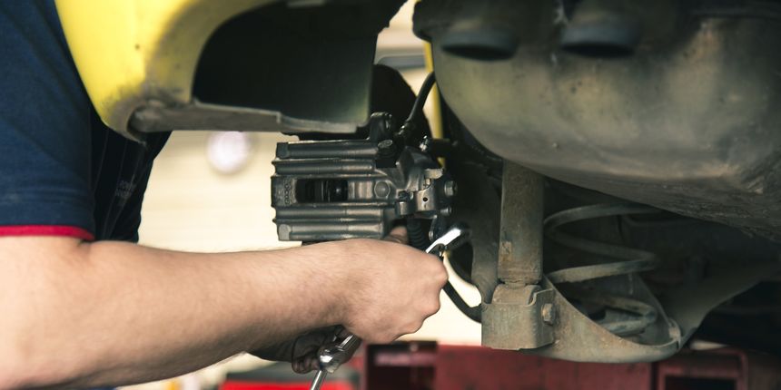 Automehaničar Automehaničar