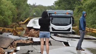 Zbog zarobljenog kamiona ne prometuje se cestom Poljica- Mazija