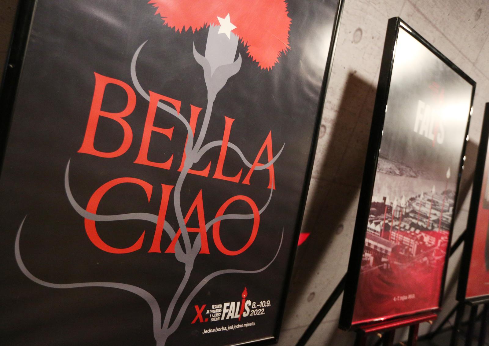 U kući umjetnosti Arsen održan okrugli stol: ‘Novinarstvo kao javno dobro ili korporativno zlo’ U kući umjetnosti Arsen održan okrugli stol: ‘Novinarstvo kao javno dobro ili korporativno zlo’