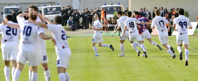 Sibenik, 050510.
Stadion Subicevac, Sibenik.
Druga utakmica finala Hrvatskog nogometnog Kupa.
Sibenik – Hajduk.
Ante Vukusic strijelac za 1:0.
Foto: Josko Ponos / CROPIX