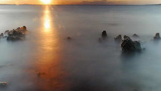 Punta Skala: Sunce tone u beskraj valova