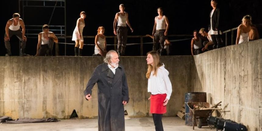 predstava Kazališta Ulysses i MESS Sarajevo u koprodukciji s Narodnim pozorištem Sarajevo izvedena na Dubrovačkim ljetnim igrama predstava Kazališta Ulysses i MESS Sarajevo u koprodukciji s Narodnim pozorištem Sarajevo izvedena na Dubrovačkim ljetnim igrama