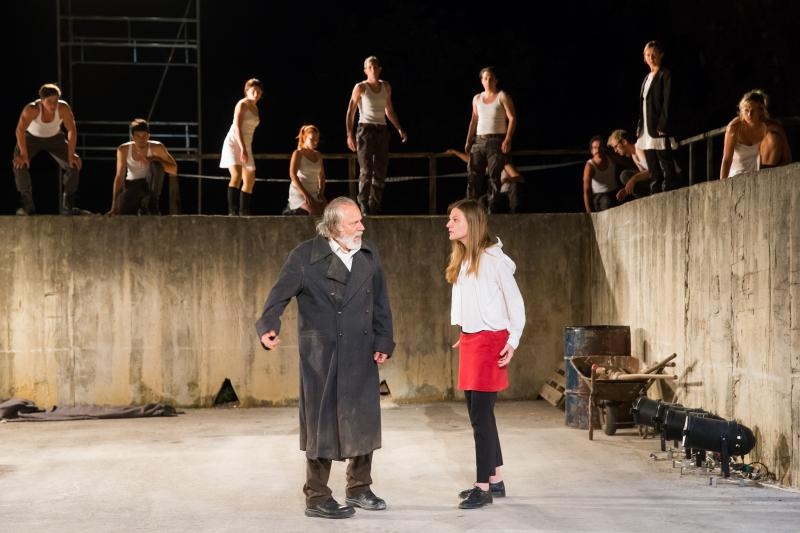 predstava Kazališta Ulysses i MESS Sarajevo u koprodukciji s Narodnim pozorištem Sarajevo izvedena na Dubrovačkim ljetnim igrama