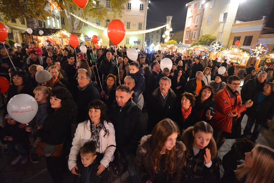 Započeo Advent u Zadru ; foto Iva Perinčić