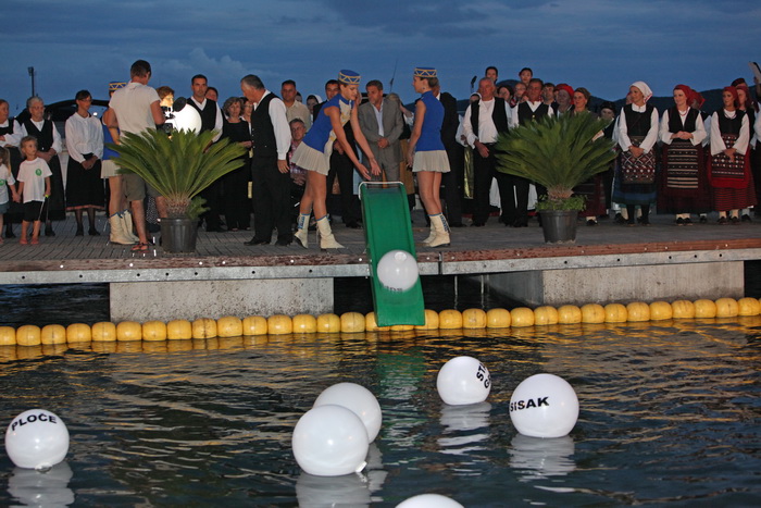 Biograd: Sjecanje na Hirosimu 6. kolovoza 2010. Biograd: Sjecanje na Hirosimu 6. kolovoza 2010.