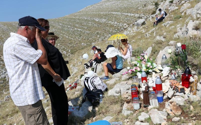 30.08.2015., Kornati – Na otoku Kornatu obiljezena je 8. obljetnica stradanja 12 vatrogasaca iz Sibenika, Vodica i Tisnog. Photo: Dusko Jaramaz/PIXSELL 30.08.2015., Kornati – Na otoku Kornatu obiljezena je 8. obljetnica stradanja 12 vatrogasaca iz Sibenika, Vodica i Tisnog. Photo: Dusko Jaramaz/PIXSELL