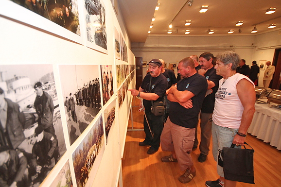 Obiljezavanje 20-te godisnjice Otockog bataljuna(foto:Saša Čuka) Obiljezavanje 20-te godisnjice Otockog bataljuna(foto:Saša Čuka)