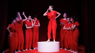 Igrajmo se: Zabranjeno mlađima od 15 strana A