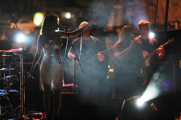 Severina na Ponton Festivalu, 30. srpnja (foto:Saša Čuka) Severina na Ponton Festivalu, 30. srpnja (foto:Saša Čuka)