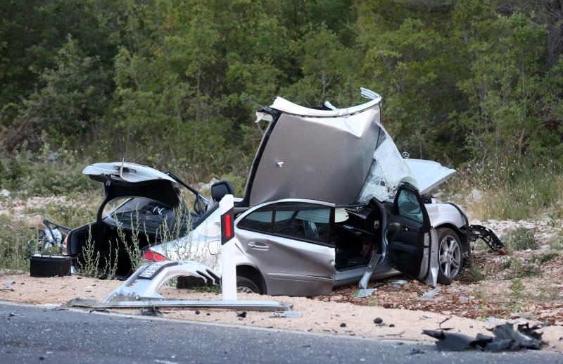 Stravičan sudar na vodičkoj obilaznici odnio jedan još jedan život a šest je osoba teško ozljeđeno