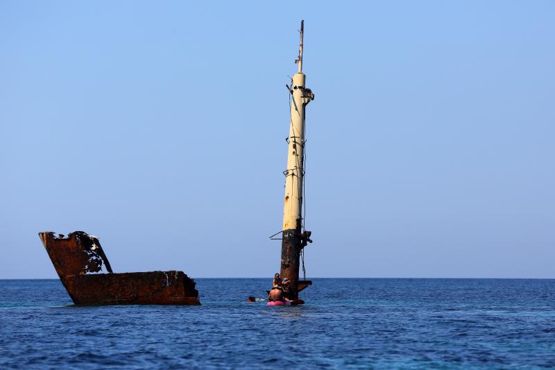 05.08.2013., Dugi Otok – Pored mjesta Veli rat na Dugom Otoku brod koji je prije vise godina nasukan, polako izgriza more, ali dok je jos uvijek tu prava je turisticka atrakcija gdje turisti rone i istrazuju njegovu potopljenu unutrasnjost. Photo: Filip 05.08.2013., Dugi Otok – Pored mjesta Veli rat na Dugom Otoku brod koji je prije vise godina nasukan, polako izgriza more, ali dok je jos uvijek tu prava je turisticka atrakcija gdje turisti rone i istrazuju njegovu potopljenu unutrasnjost. Photo: Filip
