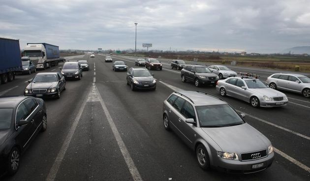 04.01.2013., Bregana – Tradicionalno, prvi vikend u sijecnju Hrvati su dosad koristili za odlazak na zimovanje u inozemstvo. Za razliku od prosle godine kada su se kolone automobila na naplatnim postajama i granicnom prijelazu Bregana mjerile u stotinama