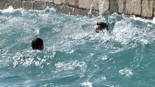 Guštanje u jugu na zadarskoj rivi 15. rujna 2015. Foto: Dino Stanin/PIXSELL