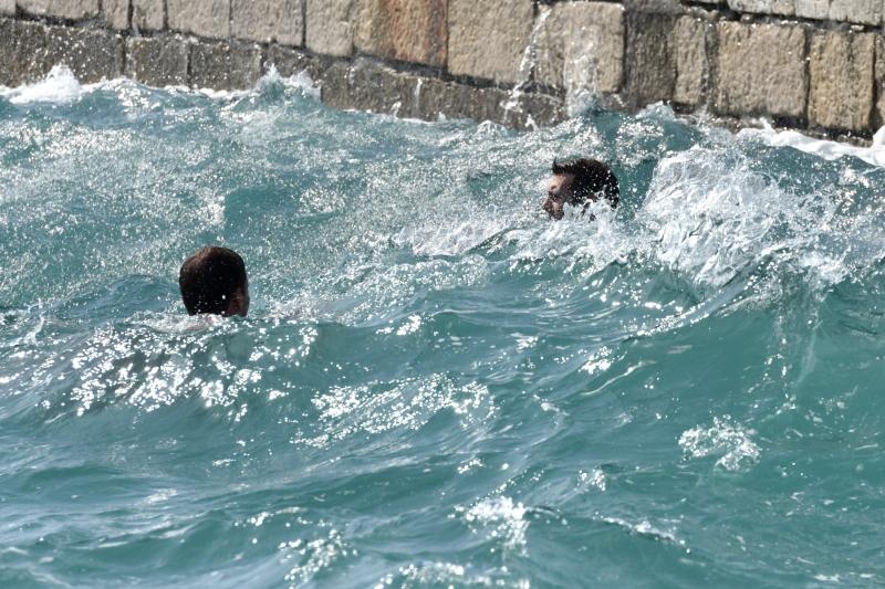 Guštanje u jugu na zadarskoj rivi 15. rujna 2015. Foto: Dino Stanin/PIXSELL