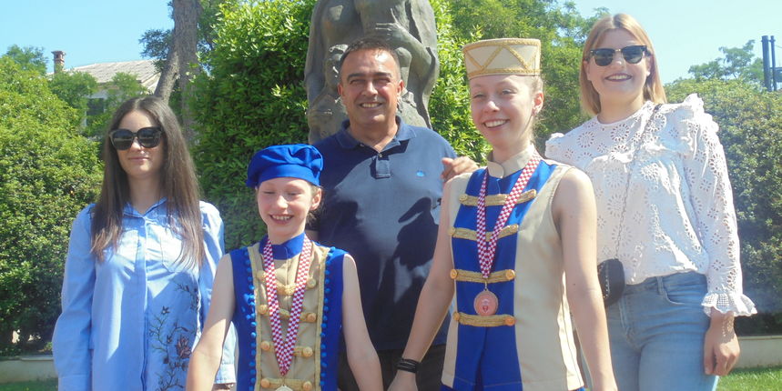 Biogradske mažoretkinje Biogradske mažoretkinje