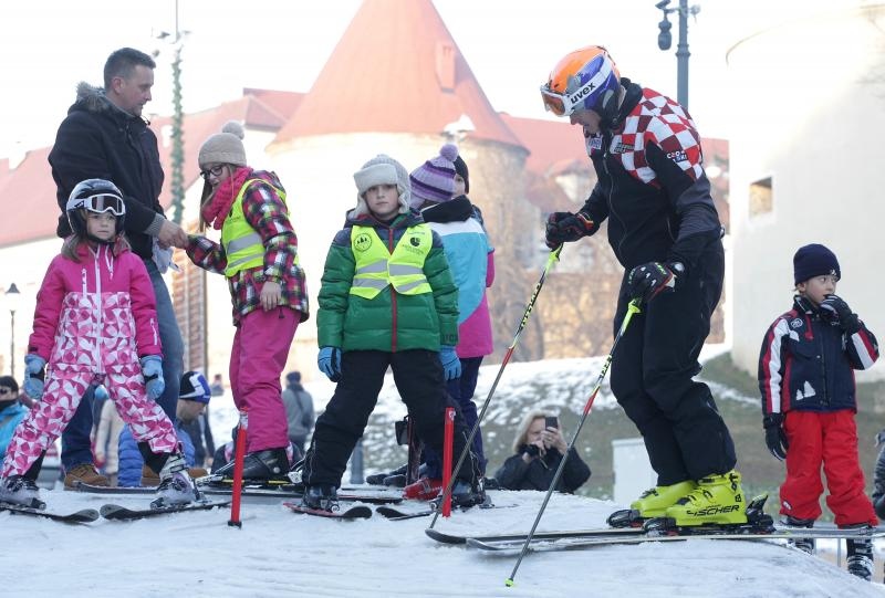 FIS World Snow Day za klince u društvu s Ivicom Kostelićem FIS World Snow Day za klince u društvu s Ivicom Kostelićem