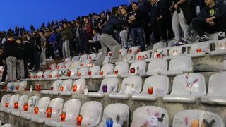 Torcida se uz svijeće, bengalke i molitvu dostojanstveno oprostila od svog kolege Žana Ojdanića na sjevernoj tribini Poljuda. Foto: Ivo Čagalj/PIXSELL Torcida se uz svijeće, bengalke i molitvu dostojanstveno oprostila od svog kolege Žana Ojdanića na sjevernoj tribini Poljuda. Foto: Ivo Čagalj/PIXSELL
