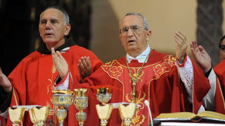 Zadar, 241112.
Obiljezavanje Dana grada Zadra i dolazak generala Ante Gotovine pocasnog gradjanina grada Zadra. General Gotovina na svetoj misi u katedrali Sv. Stosije.
Na slici nadbiskup zadarski Zelimir Puljic.
Foto: Luka Gerlanc / CROPIX Zadar, 241112.
Obiljezavanje Dana grada Zadra i dolazak generala Ante Gotovine pocasnog gradjanina grada Zadra. General Gotovina na svetoj misi u katedrali Sv. Stosije.
Na slici nadbiskup zadarski Zelimir Puljic.
Foto: Luka Gerlanc / CROPIX