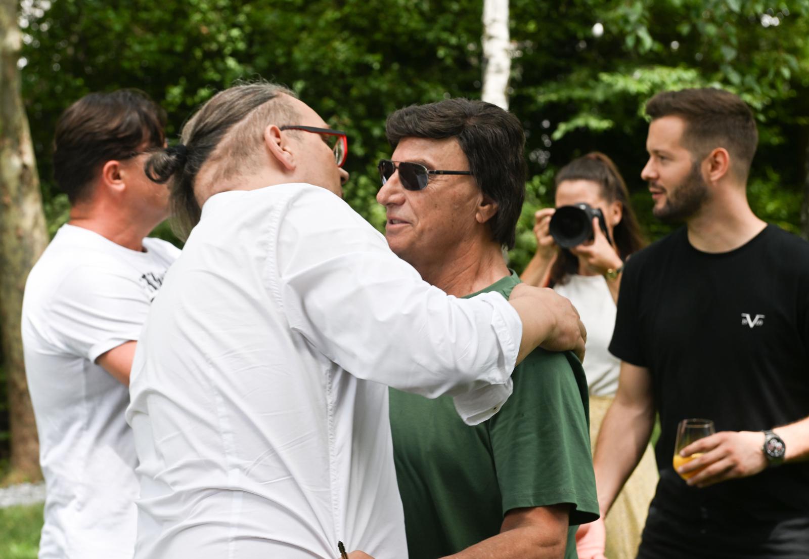 U Croatia Records-u odrzana je promocija novog albuma pjevaca Duska Lokina. U Croatia Records-u odrzana je promocija novog albuma pjevaca Duska Lokina.