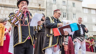 Paški zimski karneval 2017.- Maškarane skupine u karnevalskoj povorci Paški zimski karneval 2017.- Maškarane skupine u karnevalskoj povorci