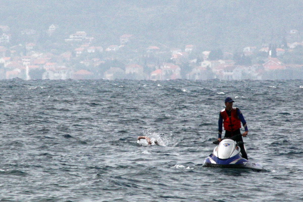 Dani Dikla 2009: Dr Velimir Susak Taci isplivao maraton Preko-Diklo Dani Dikla 2009: Dr Velimir Susak Taci isplivao maraton Preko-Diklo