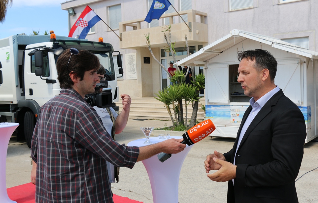 Prezentacija novog voznog parka poduzeća Čisti otok i Vodovod Vir Prezentacija novog voznog parka poduzeća Čisti otok i Vodovod Vir