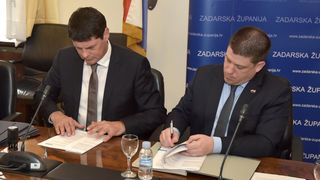 Potpisan ugovor za 10 projekata sanacije i rekonstrukcije pomorskog dobra Potpisan ugovor za 10 projekata sanacije i rekonstrukcije pomorskog dobra