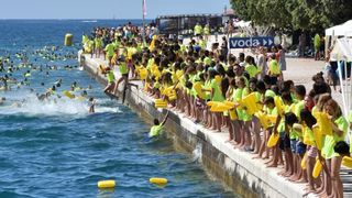 Jubilarni 10. dm Millennium Jump na zadarskoj rivi, Photo: Dino Stanin/PIXSELL Jubilarni 10. dm Millennium Jump na zadarskoj rivi, Photo: Dino Stanin/PIXSELL