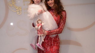 Revije vjenčanica večernjih haljina iz kolekcija ‘’Wedding dream’’ i ‘’Luxury by Vesna Sposa’’ nosile su manekenke Tina Katanić, Iva Jerković, Aleksandra Grdić, Antea Kodžoman, Maja Cvjetković, Stefani Hohnjec, Sandra Dabo, Jelena Denona.