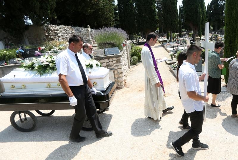 Na zadarskom Gradskom groblju na posljednji počinak ispraćena Sara Čirjak